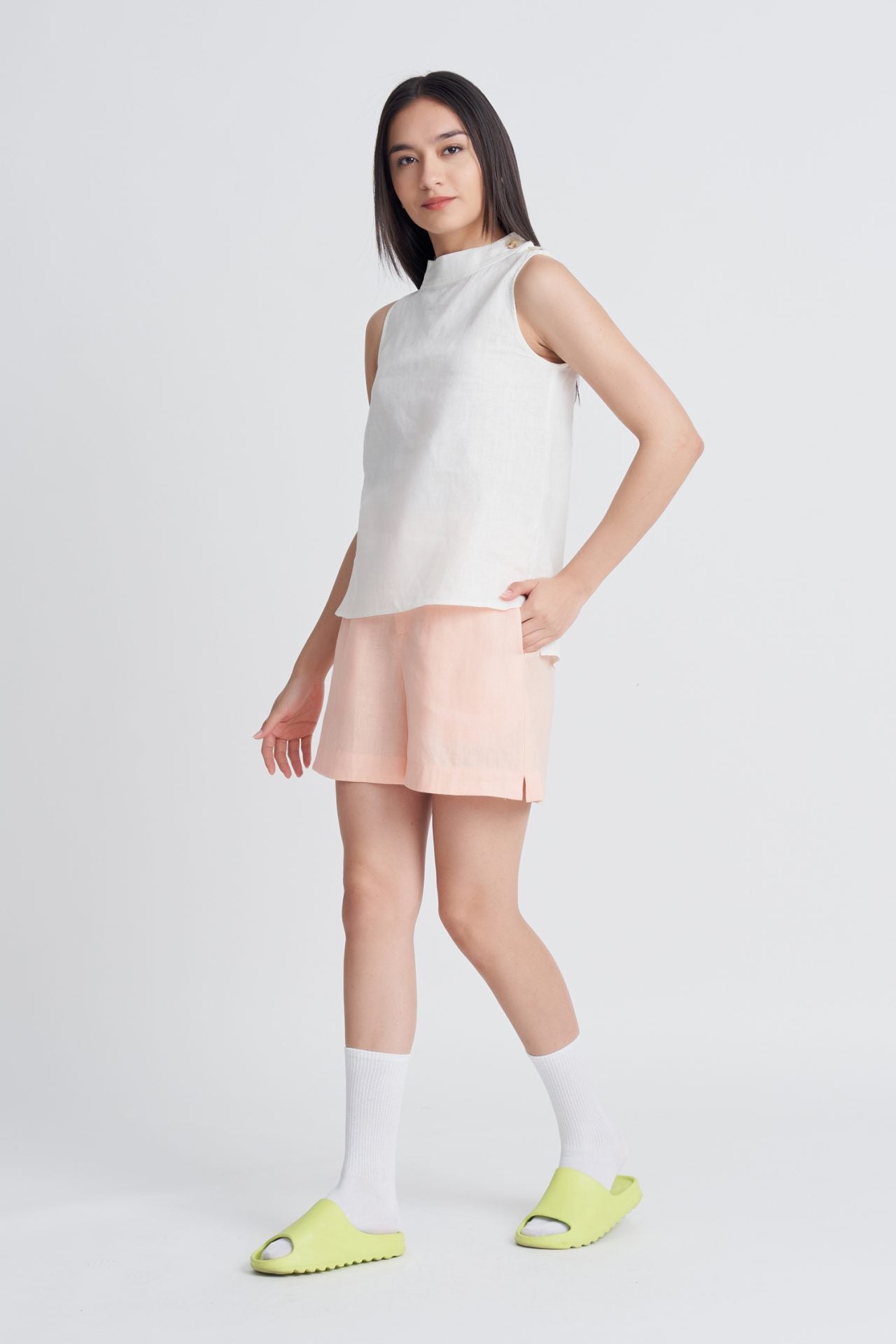 Linen Buttoned Sleeveless Blouse