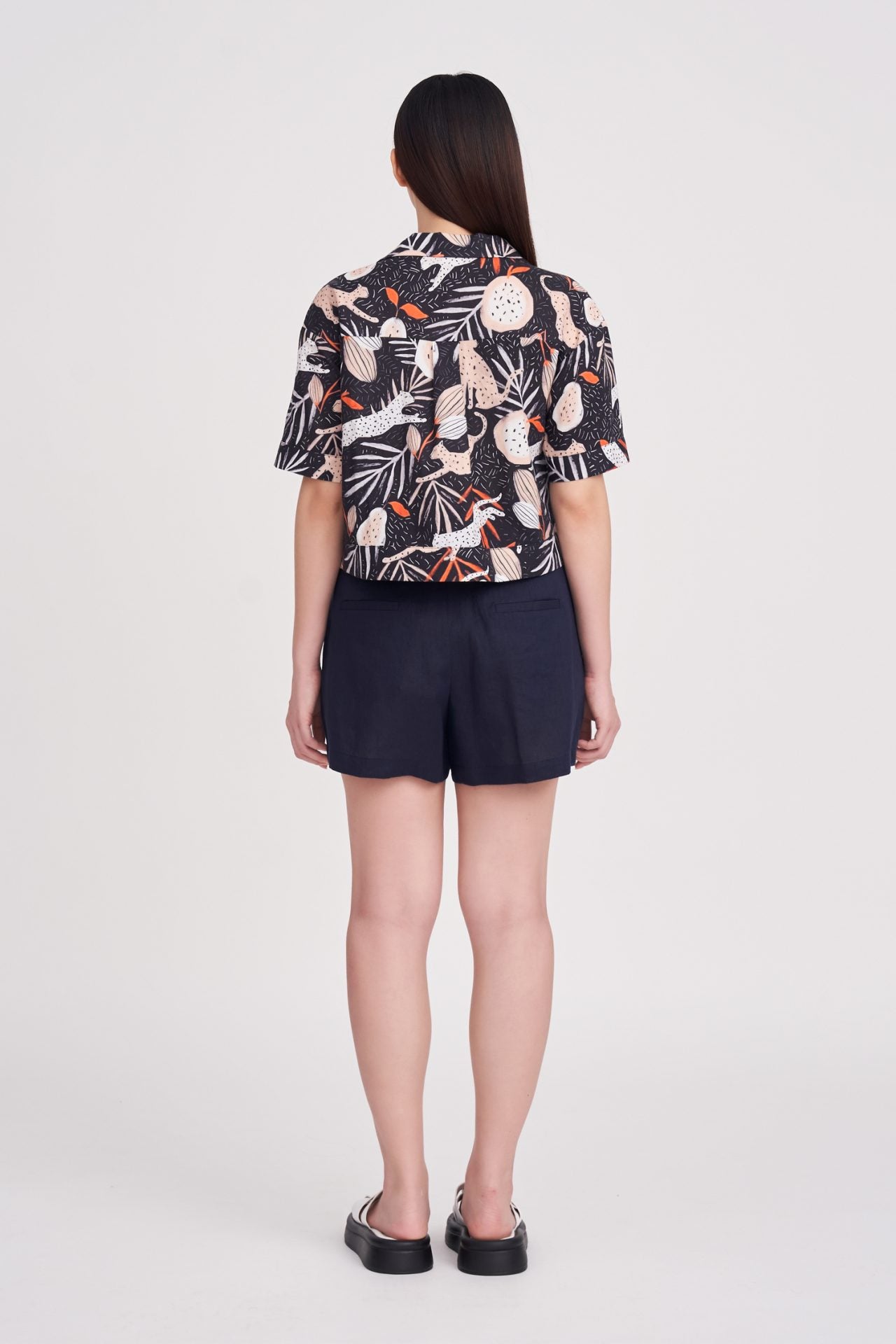 Linen Skipper Collar S/S Blouse