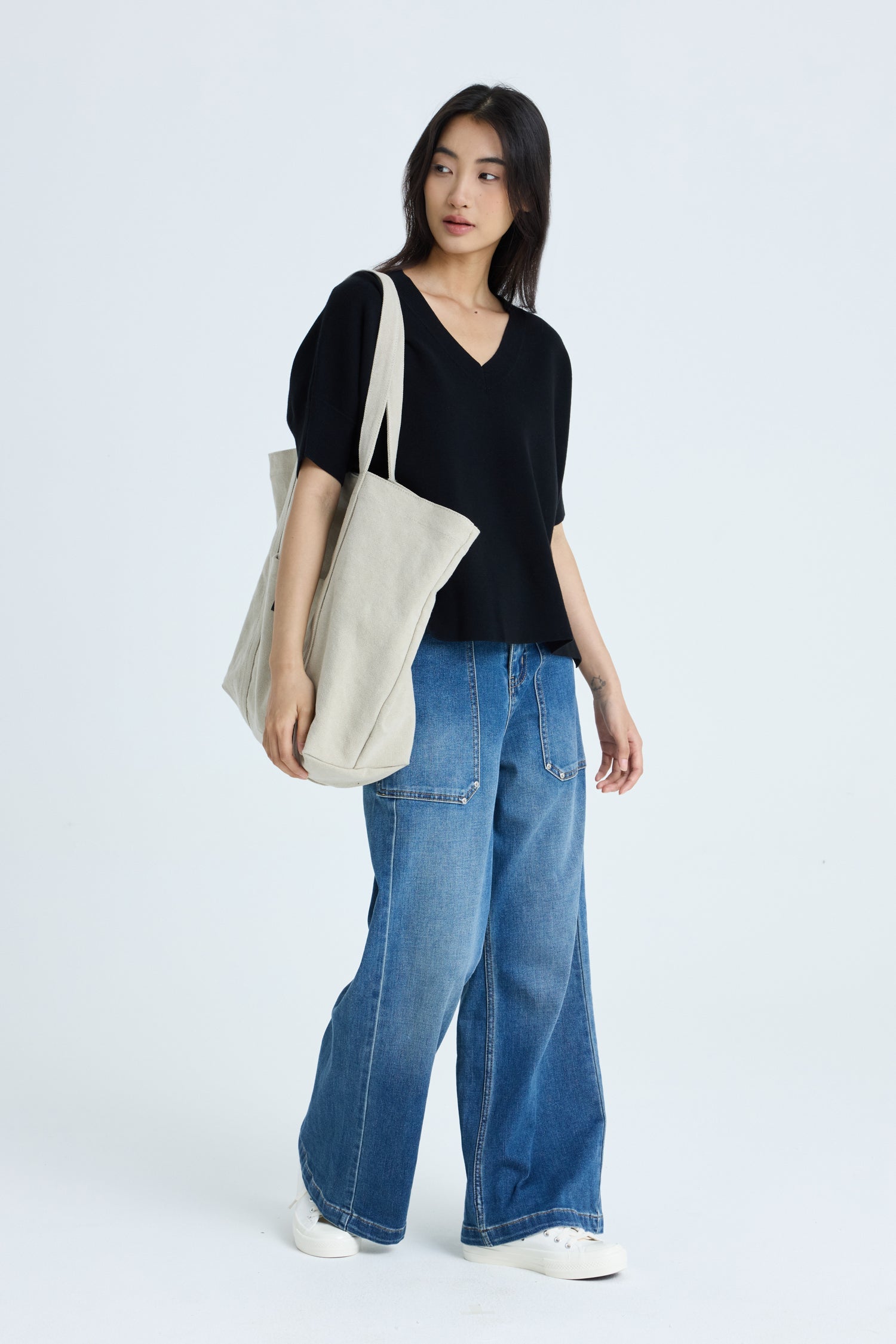 Knitted V-Neck Top - Black