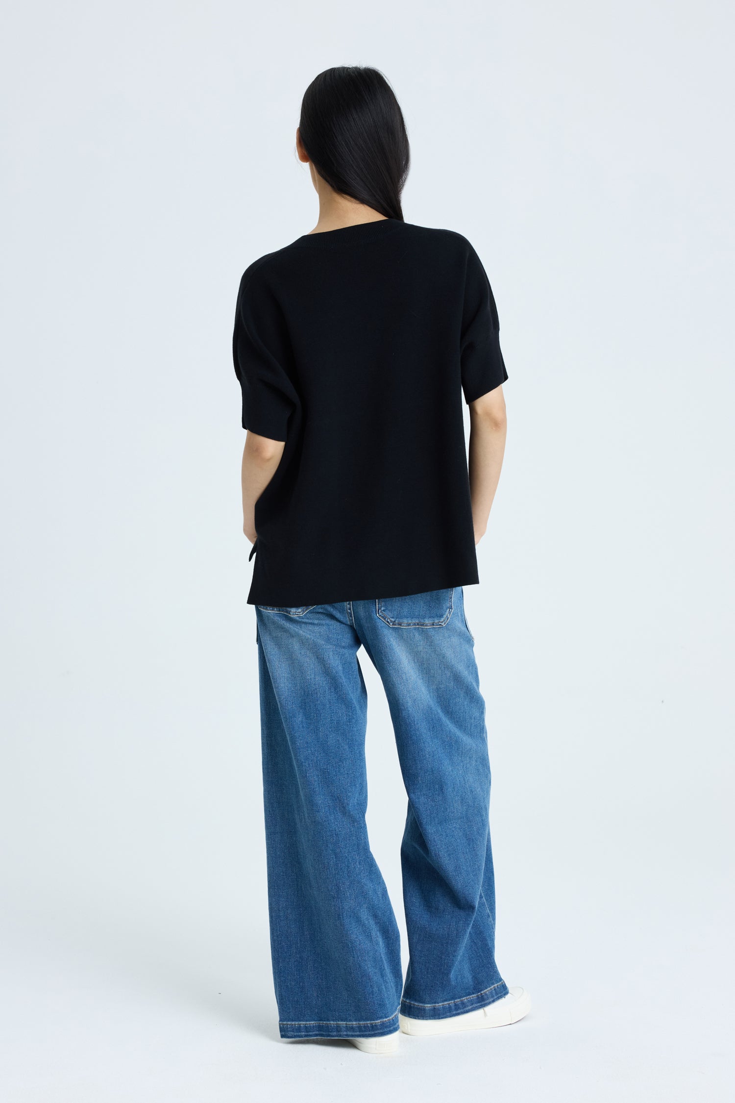 Knitted V-Neck Top - Black