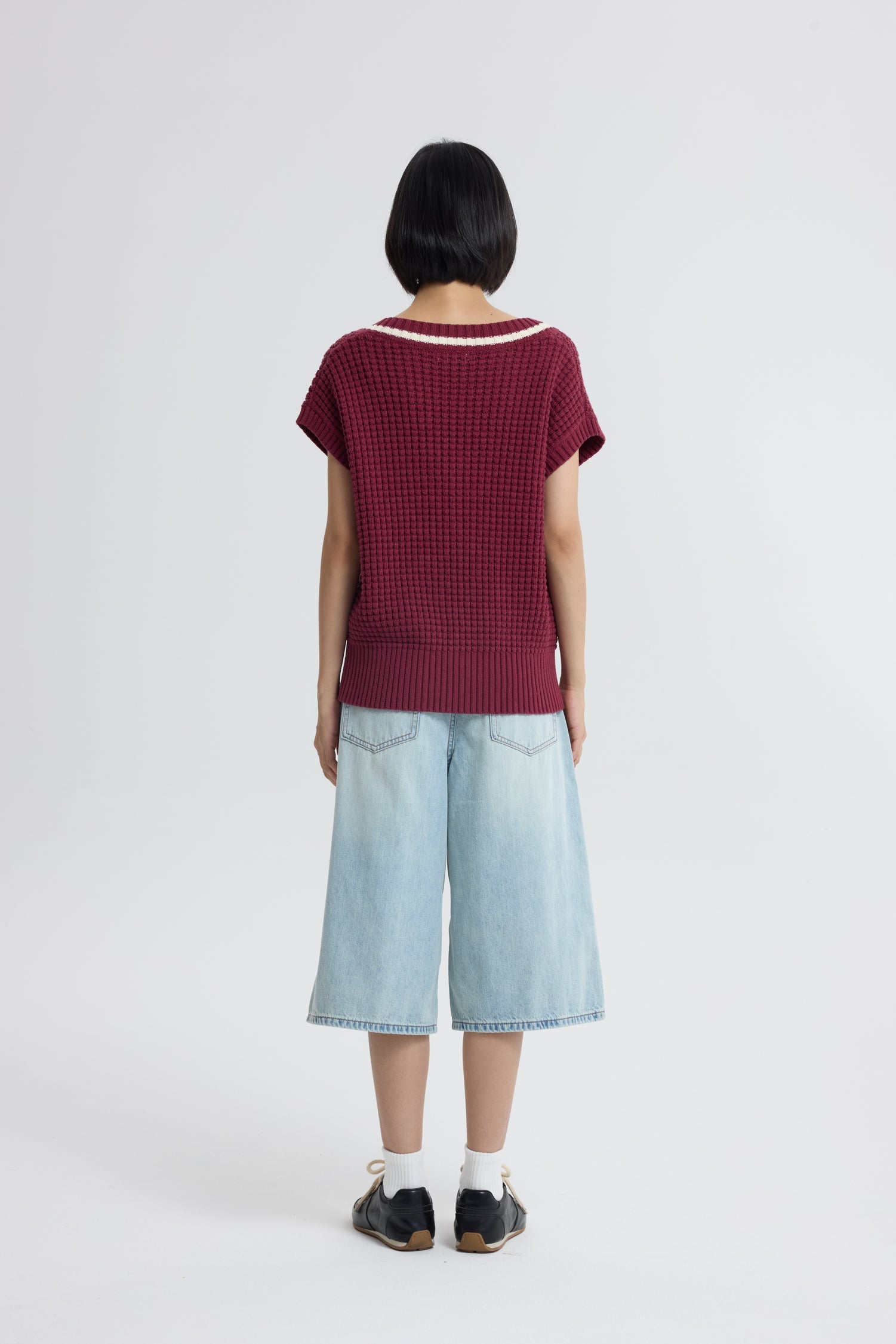 Knitted V-Neck Vest - Burgundy