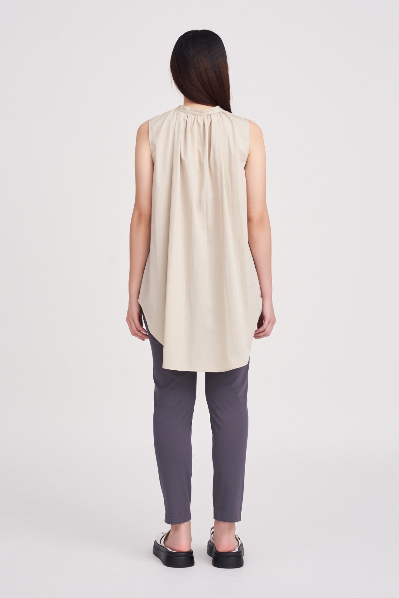 Pull-Up Slim Trousers