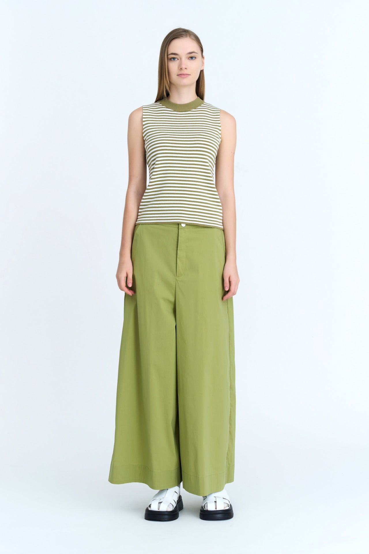 Wide-Legged Trousers