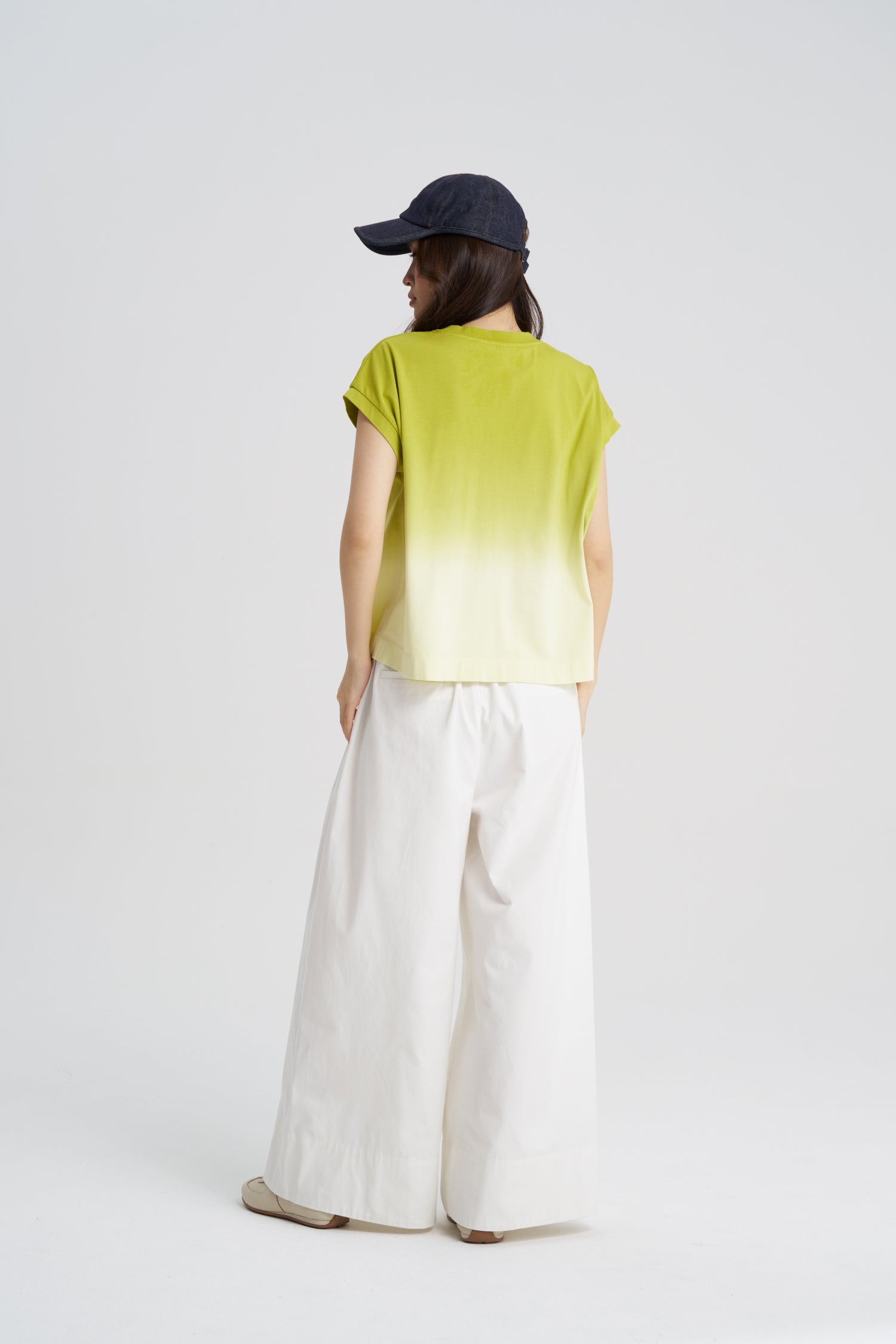 Pleated Wide-Legged Pants - Cream