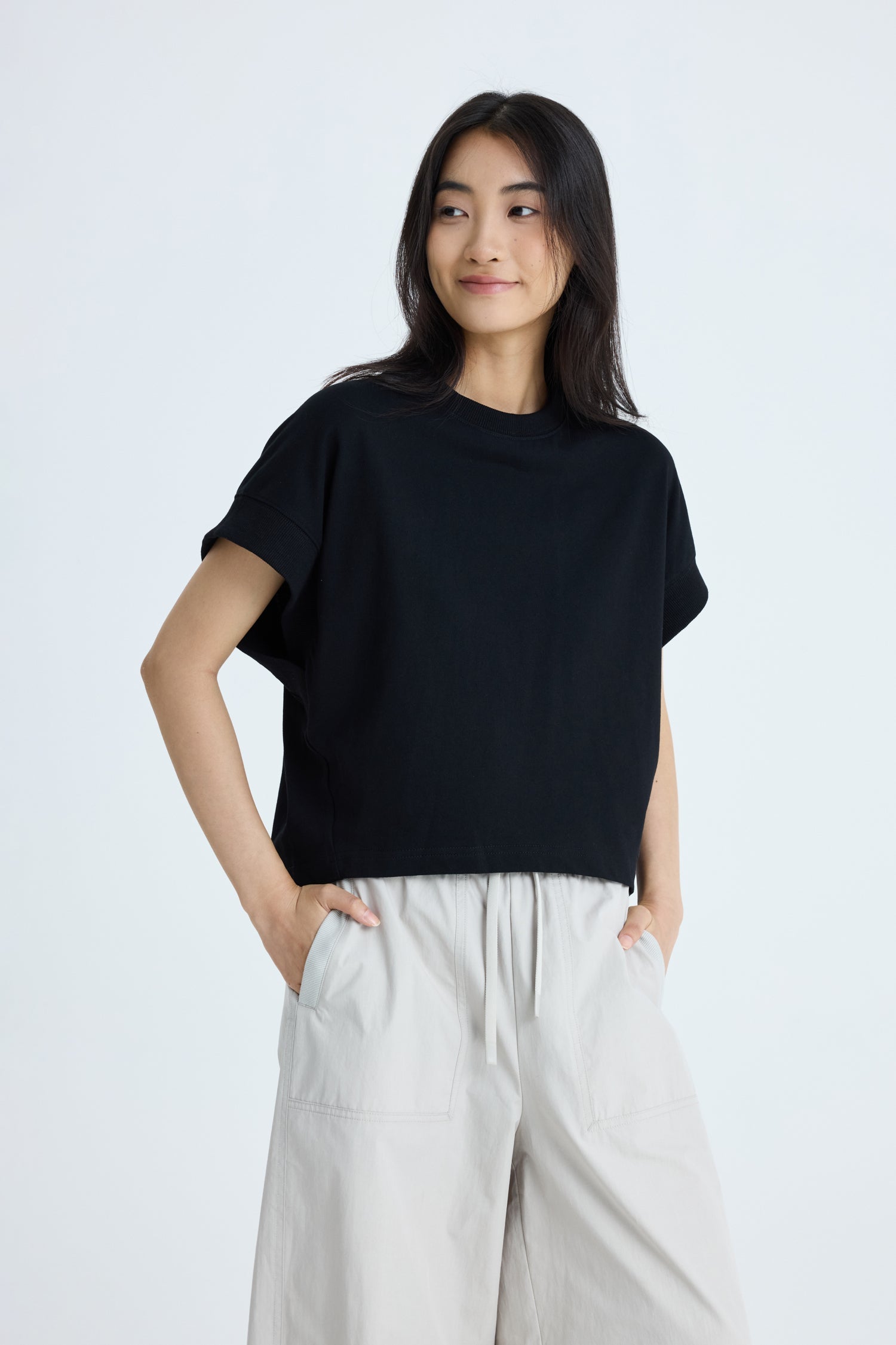 Cropped Tee - Black