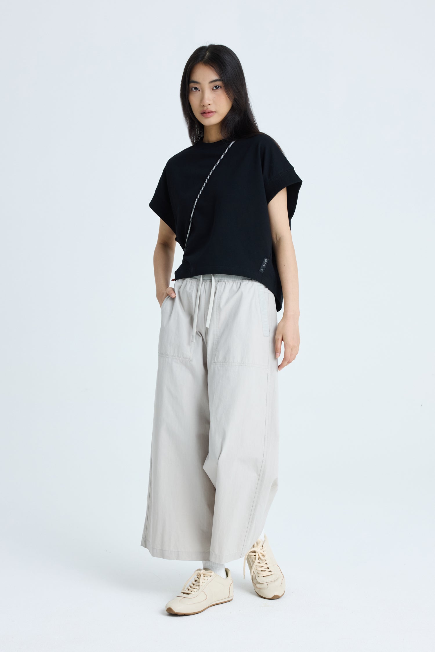 Cropped Tee - Black