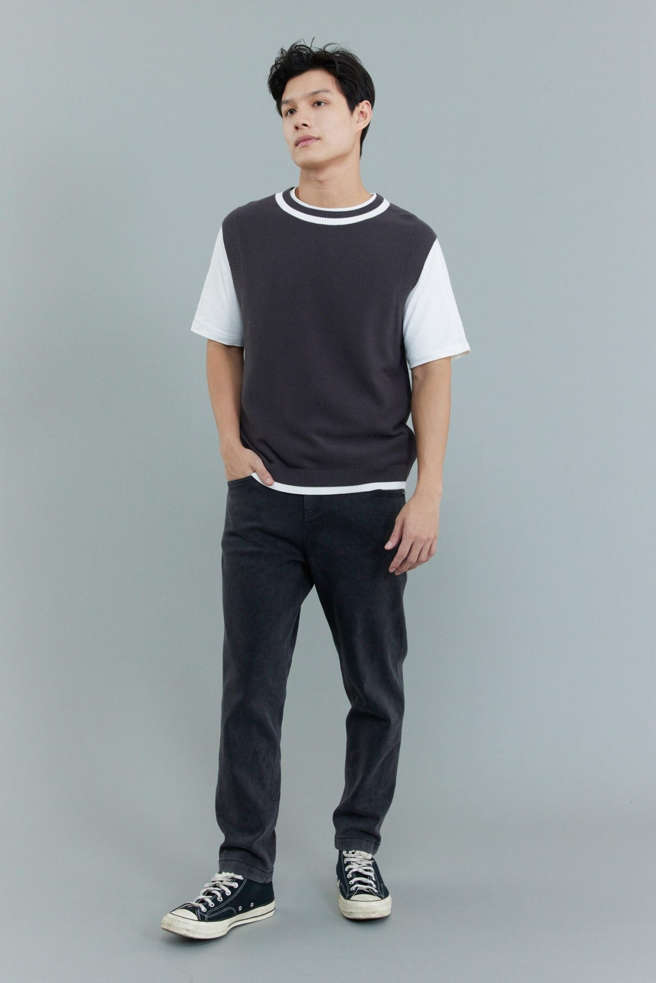 Knitted Round Neck Vest