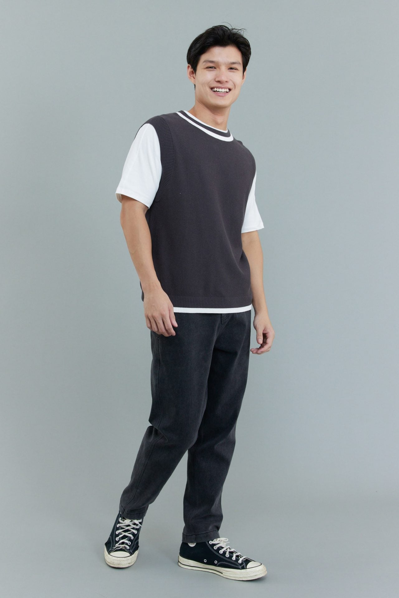 Knitted Round Neck Vest