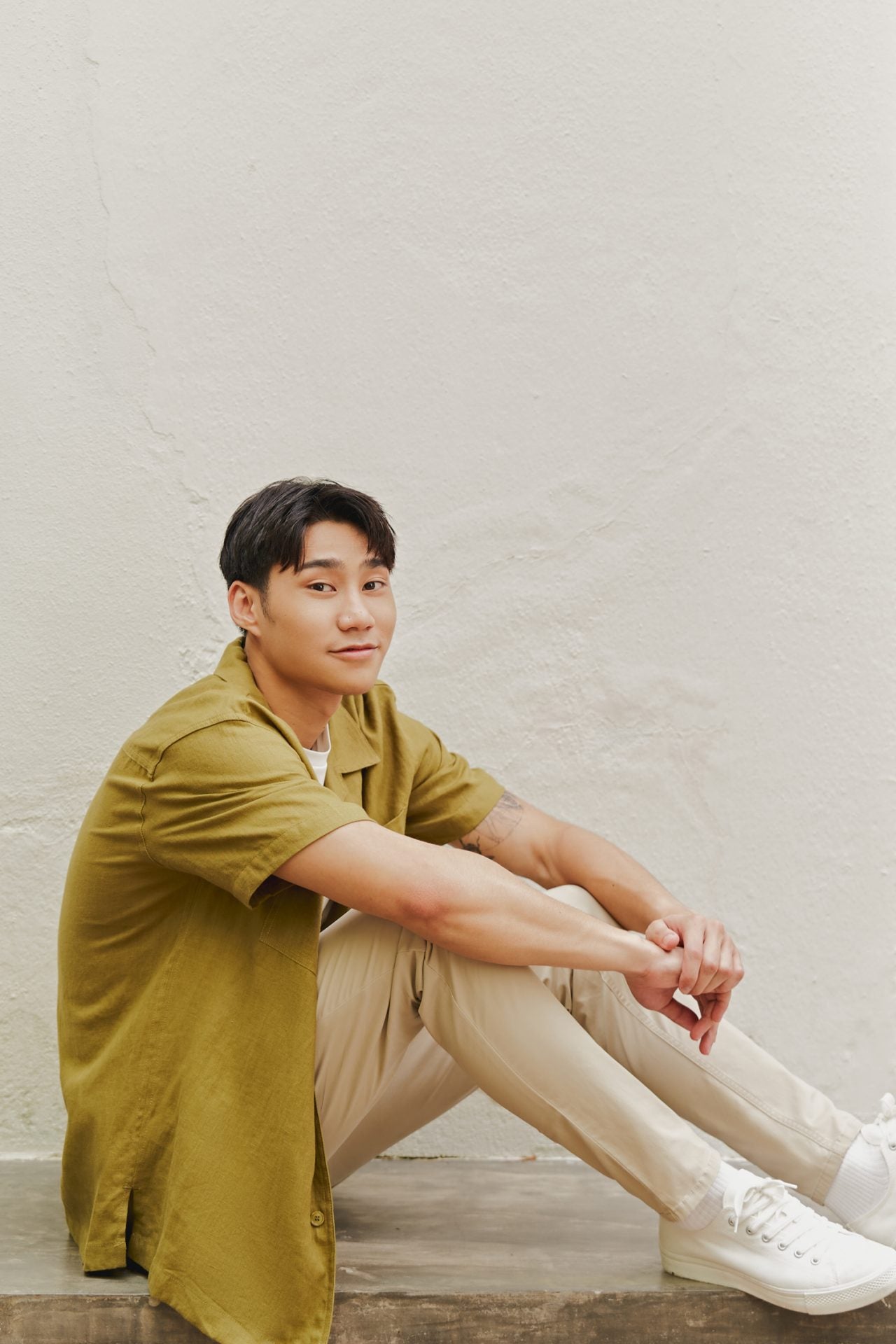 Classic Tapered Slim-fit Chino Trousers