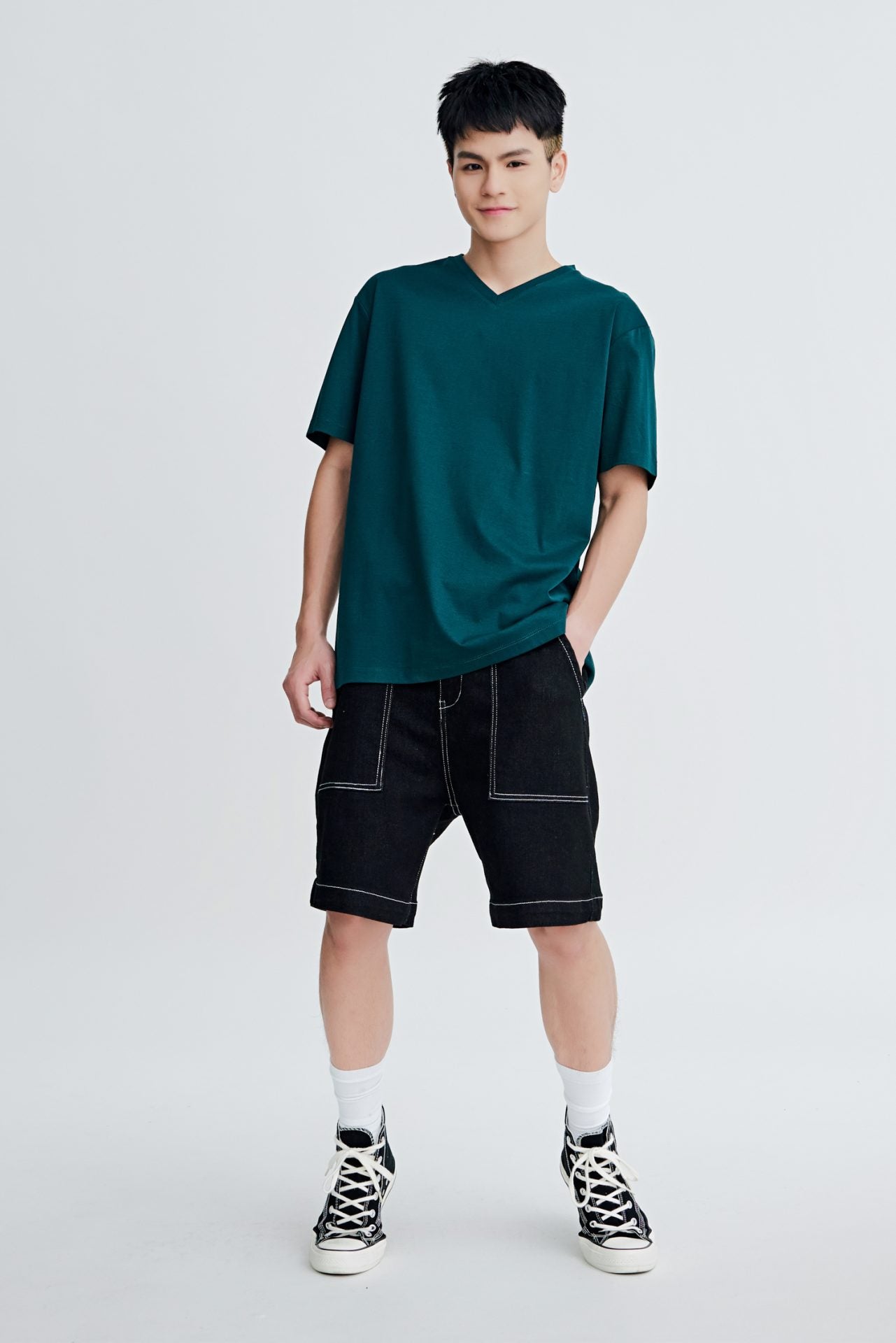 (A) Classic Regular-Fit V Neck Tee - Forest