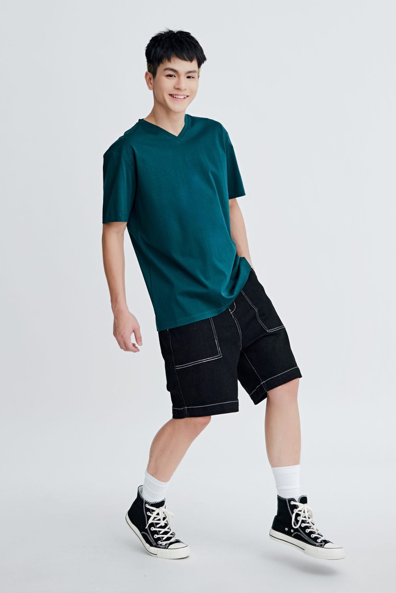 (A) Classic Regular-Fit V Neck Tee - Forest