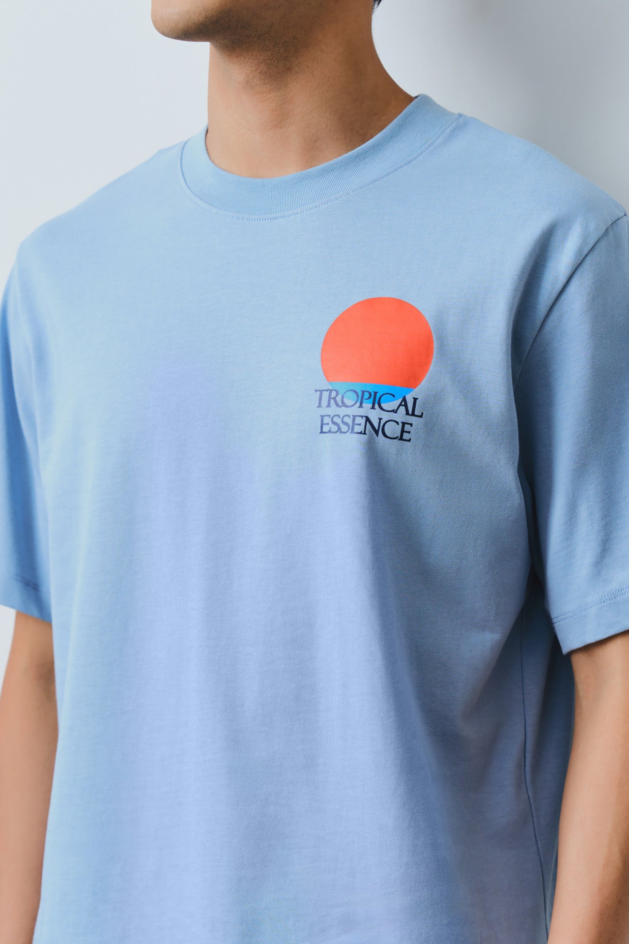 Jersey “Tropical Essence” Graphic Tee