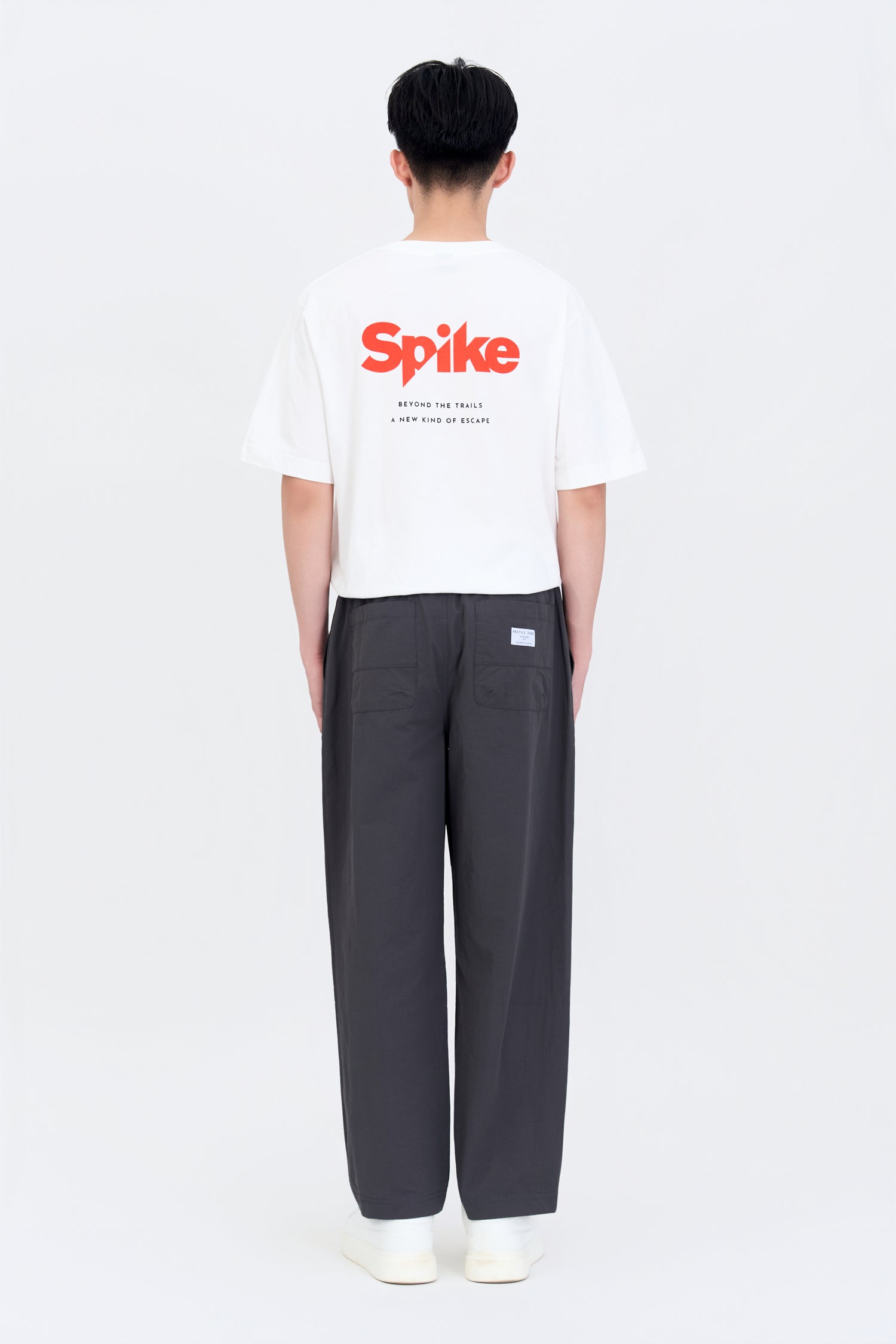 Spike Mountain Graphic tee - Cream
