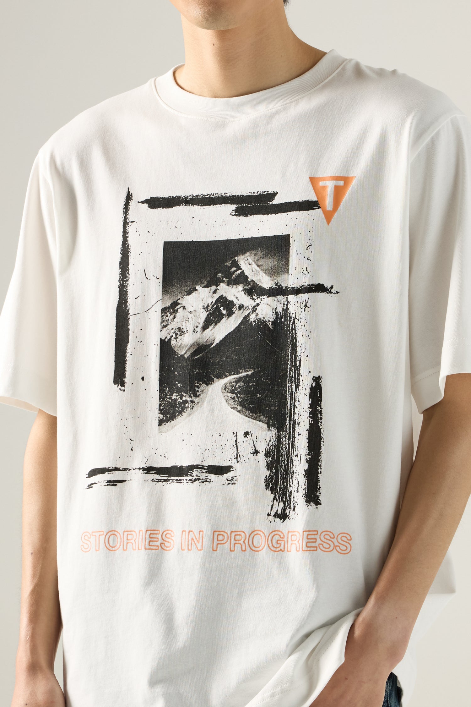 (A) Mountain Frame Graphic Tee - Cream