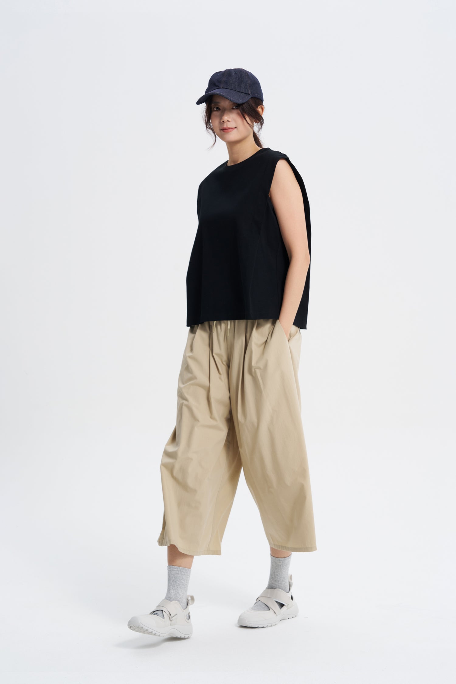 Shoulder Pleat Tee - Black